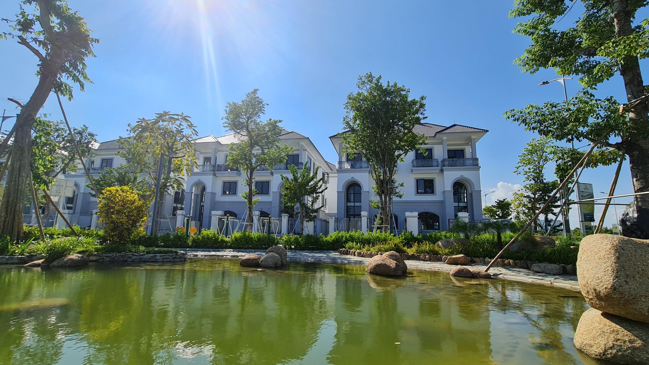 Vinh Heritage Bàn Giao Những Căn Biệt Thự Sinh Thái Đa Tầng Đầu Tiên 1 Vinh Heritage với tiến độ thi công thần tốc bất chấp đại dịch