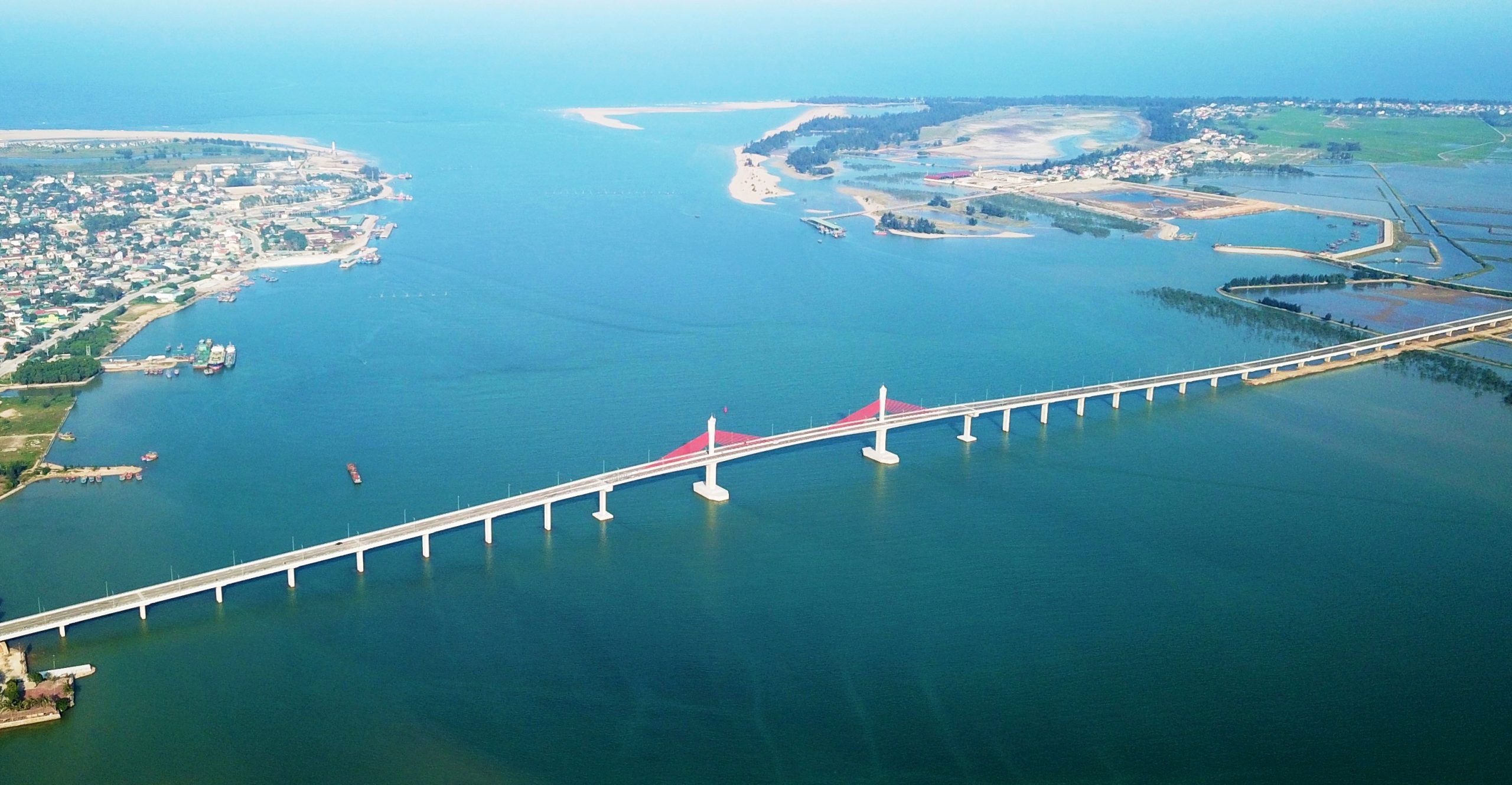 Cầu Cửa Hội nối Nghệ An – Hà Tĩnh scaled