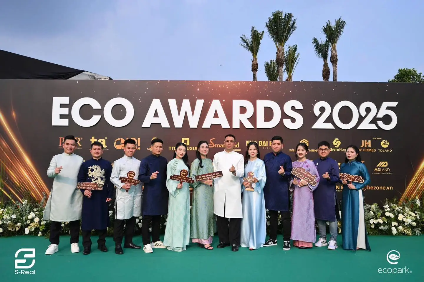S-Real Việt Nam Thắng Lớn Tại Eco Award 2025: Khẳng Định Bản Lĩnh Miền Trung 1 S-Real Việt Nam tại lễ vinh danh Eco Award 2025