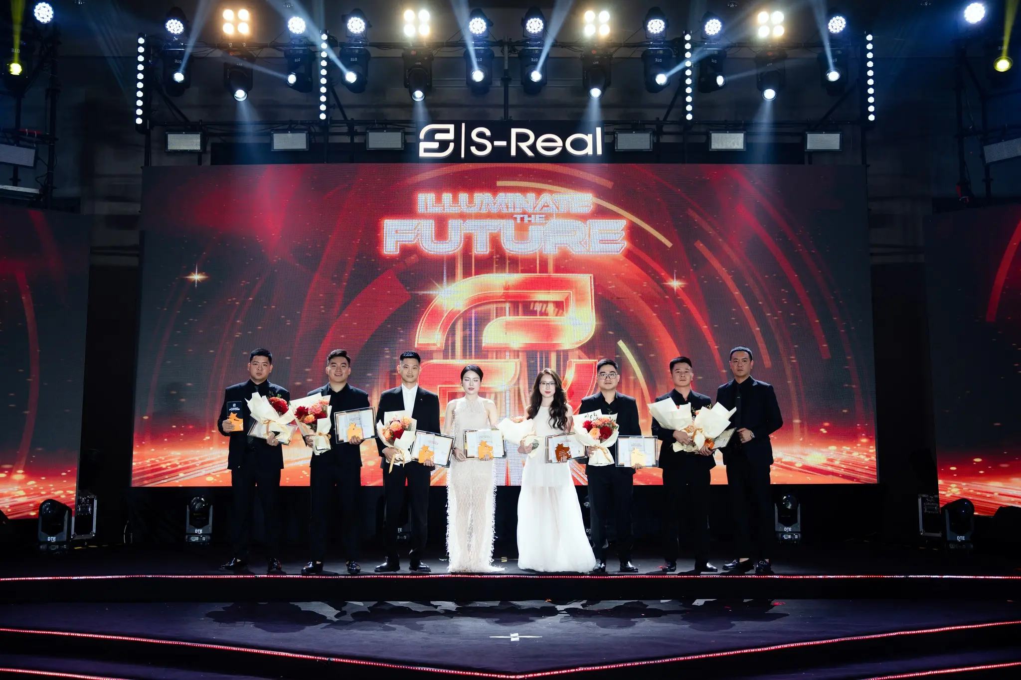 YEP S-Real Việt Nam 2025 - Đêm Hội Của Những Vì Tinh Tú 5 YEP S Real Viet Nam 2025 Ca nhan cong hien